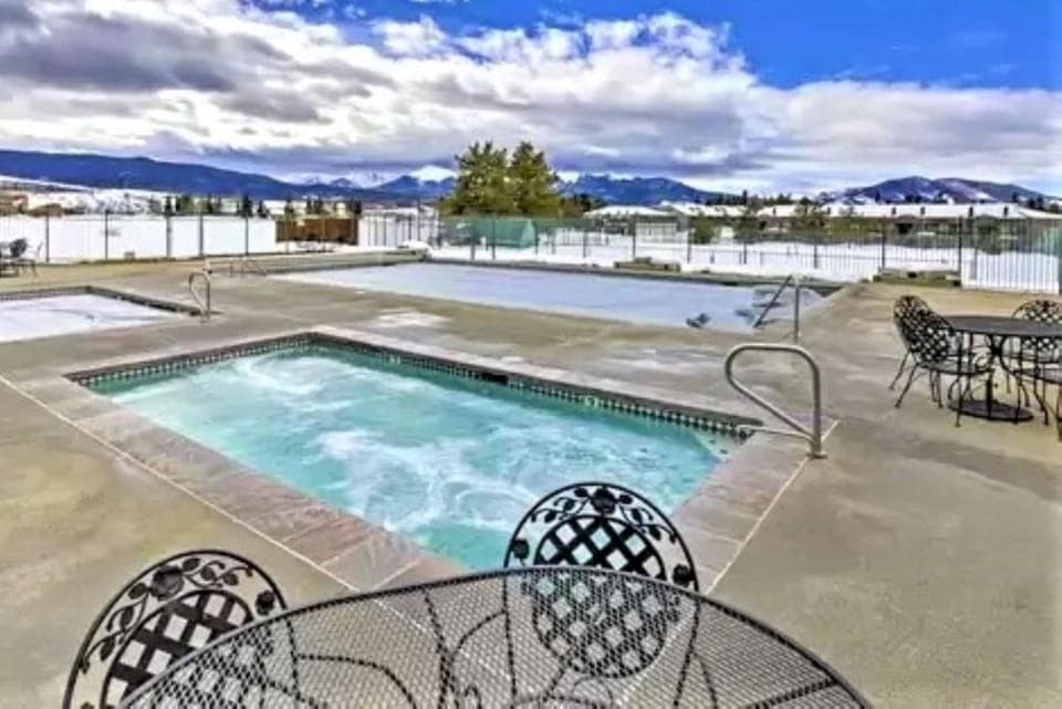Hot tub