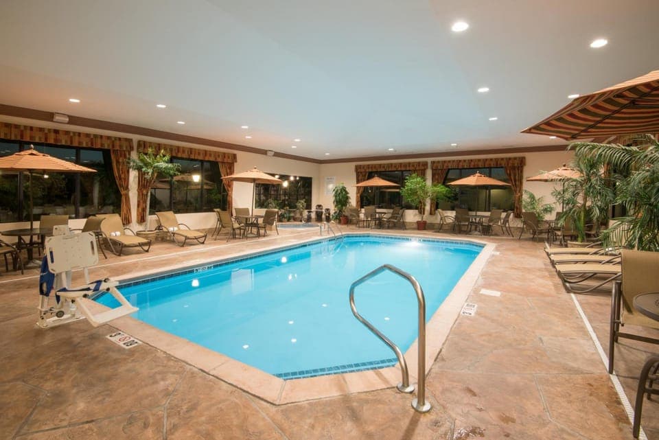 Swimming pool