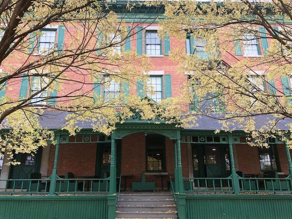ROGUES HARBOR INN BED AND BREAKFAST Inn in Cayuga Lake