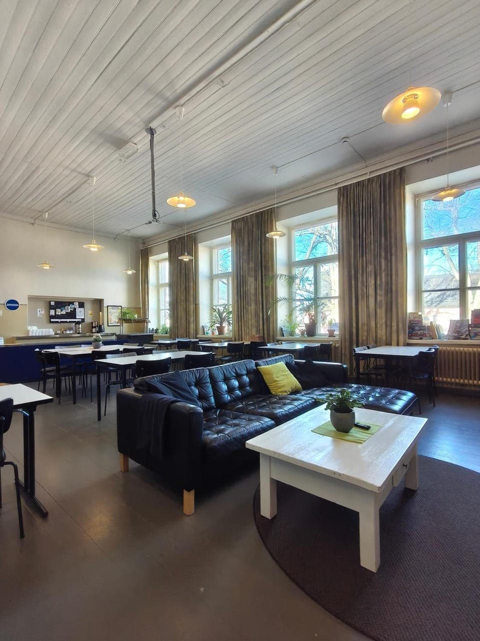 Shared lounge/TV area