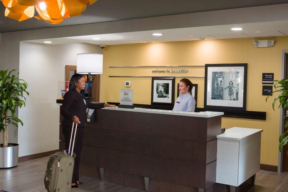 Hampton Inn & Suites Knoxville Papermill Drive Hotel in Knoxville