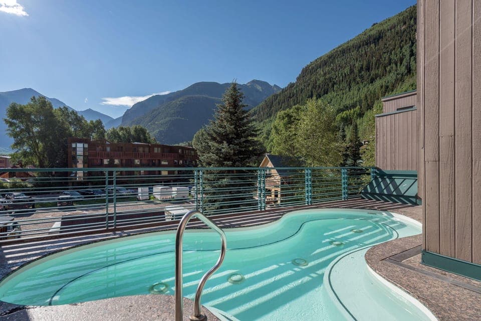 CAMELS GARDEN Hotel in Telluride