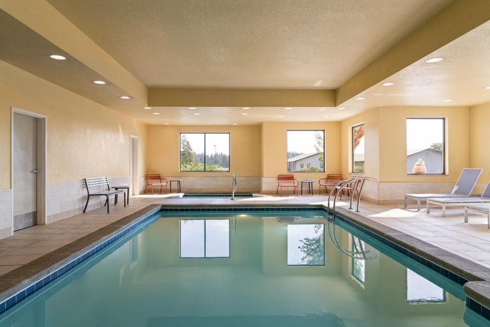 Swimming pool
