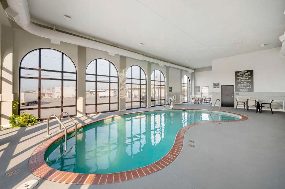Swimming pool