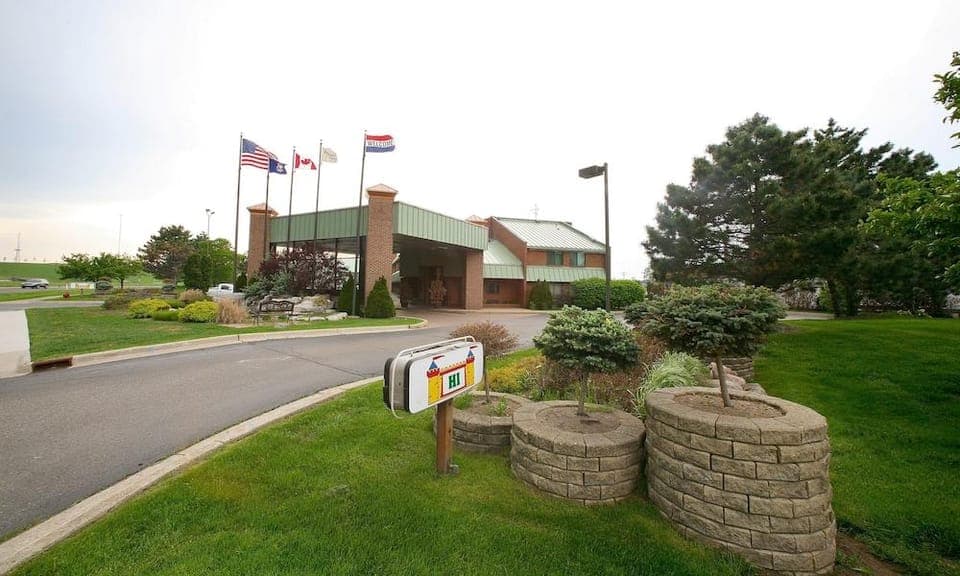 MARVIN'S GARDEN INN. Hotel in Southfield