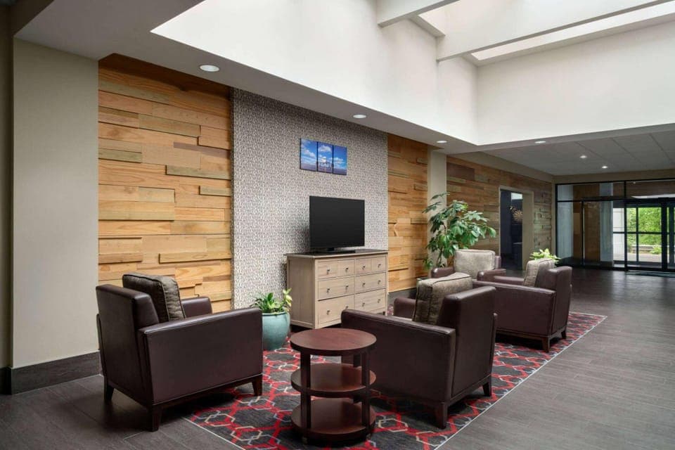 Shared lounge/TV area
