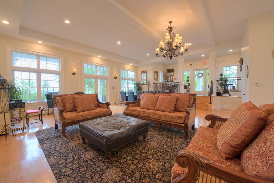 Shared lounge/TV area