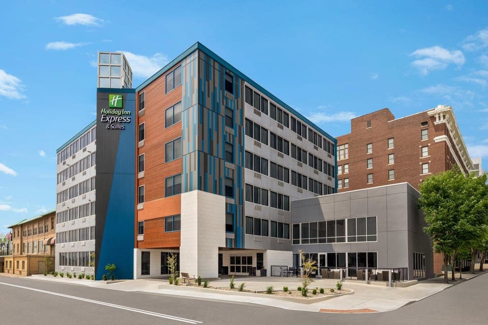 Holiday Inn Express & Suites Evansville Downtown By IHG Hotel in Evansville