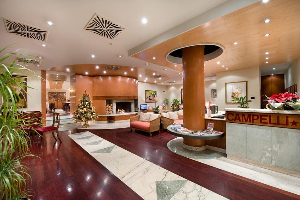 Shared lounge/TV area