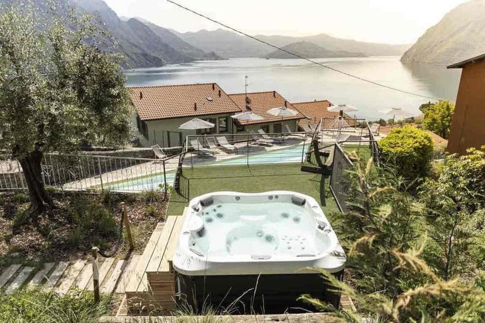 Hot tub