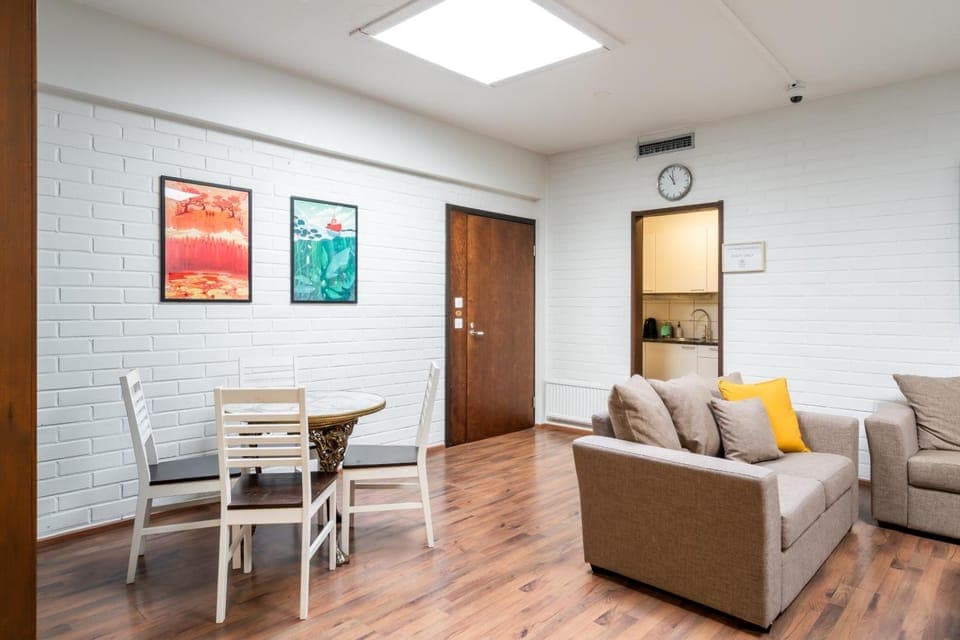 Shared lounge/TV area