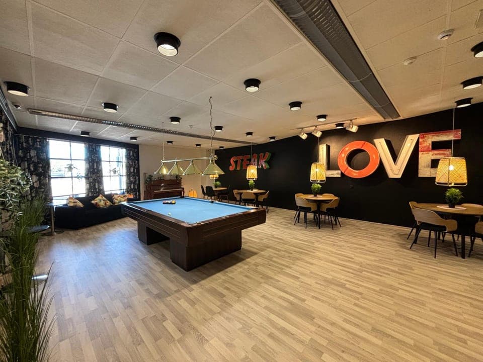 Shared lounge/TV area
