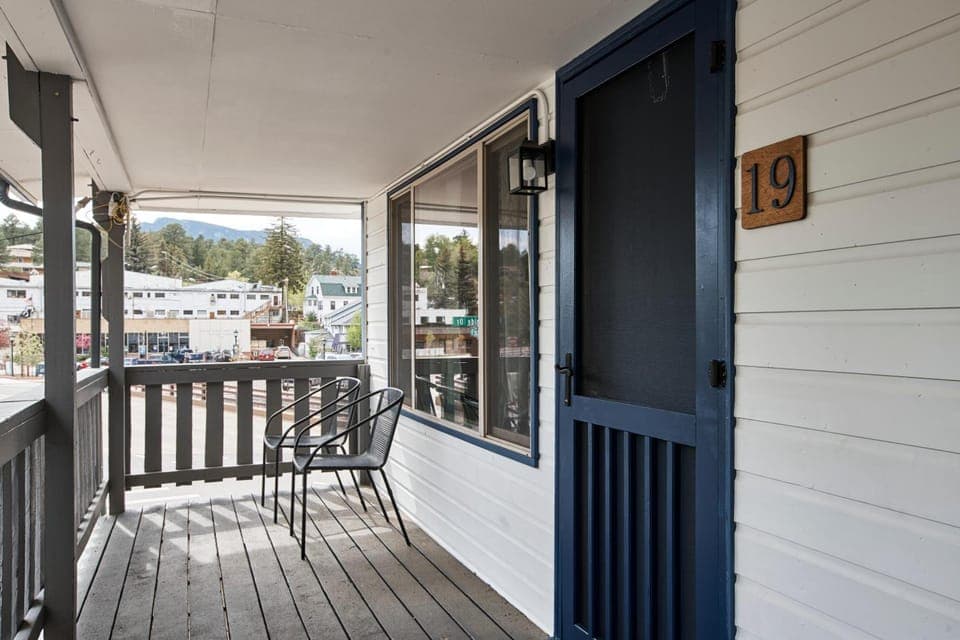 Misty Mountain Lodge Inn in Estes Park