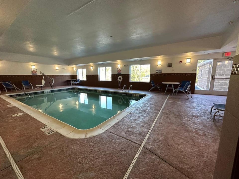 Swimming pool