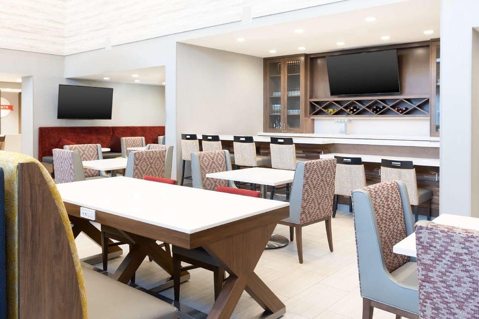 Hampton Inn & Suites by Hilton Santa Rosa Sonoma Wine Country Hotel in Santa Rosa