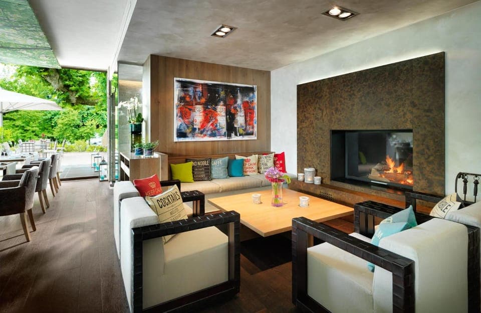 Bar/lounge