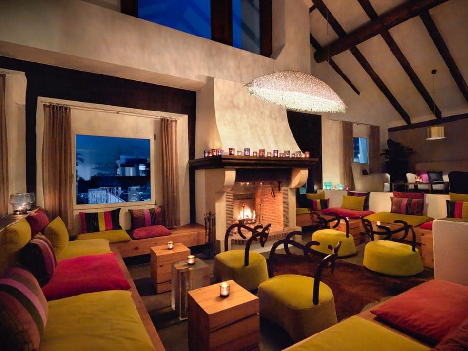 Bar/lounge