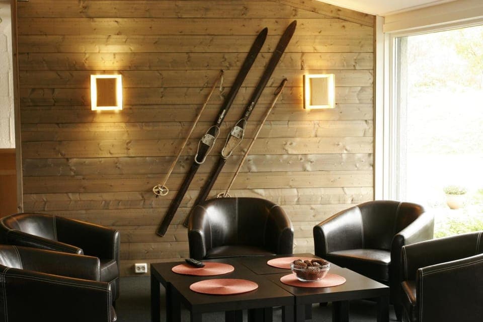 Shared lounge/TV area