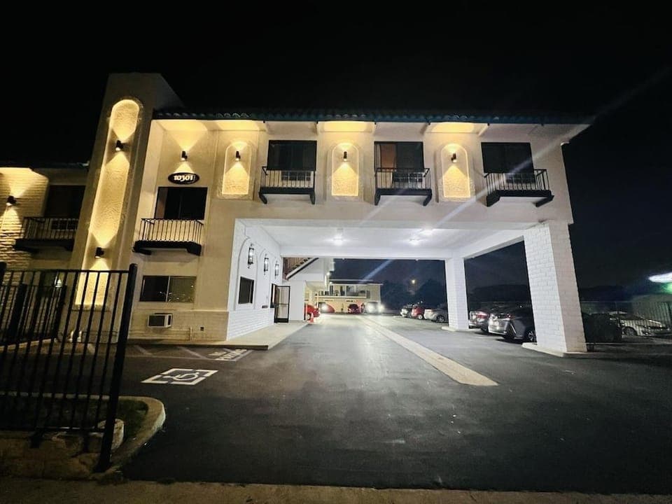 Casa Playa Inn & Suites Stanton Anaheim Area Hotel in Stanton