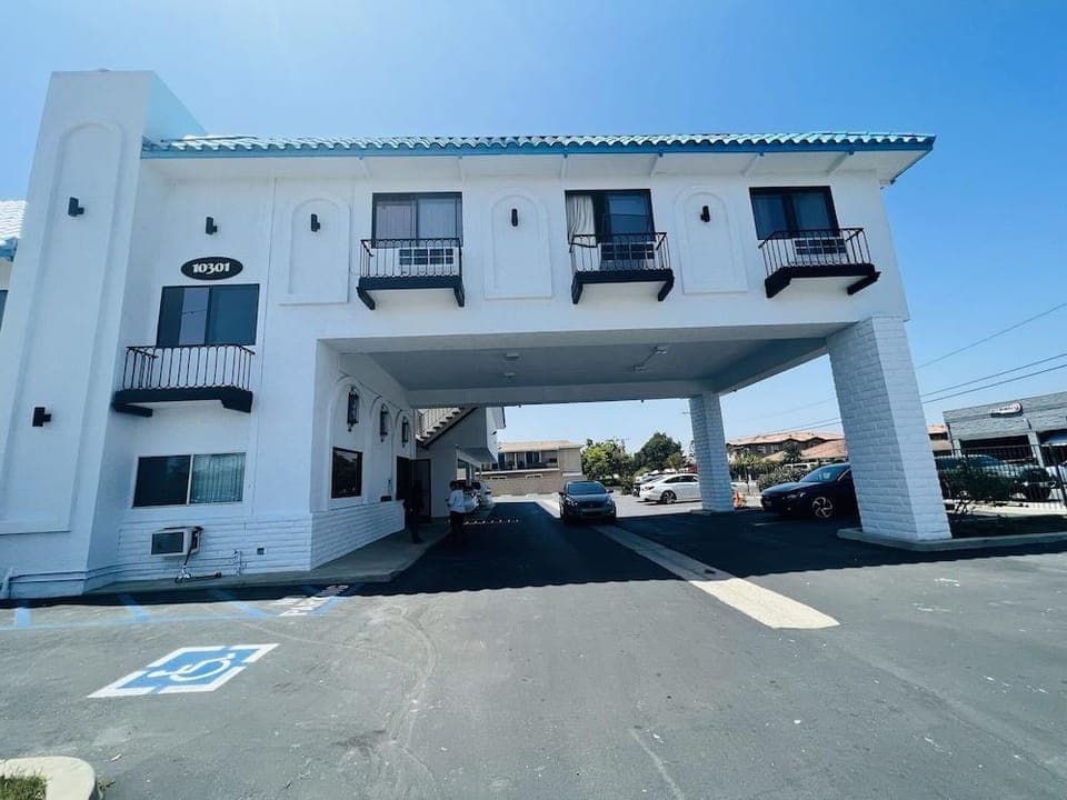 Casa Playa Inn & Suites Stanton Anaheim Area Hotel in Stanton
