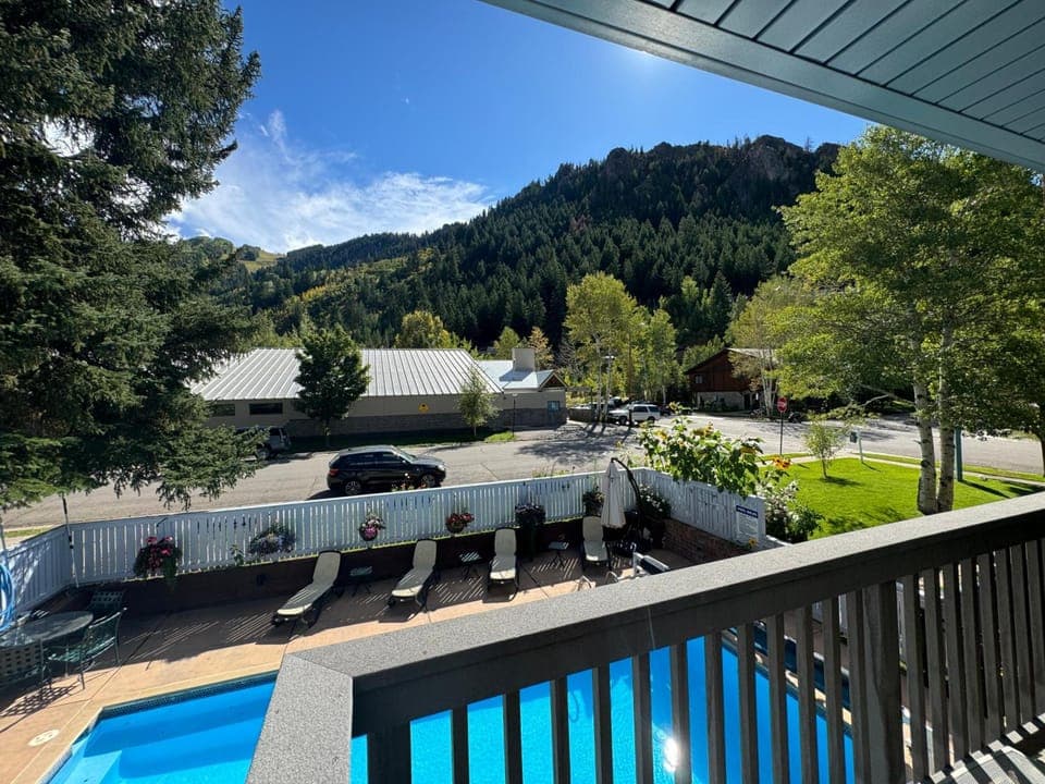 Shadow Mountain Lodge Lodge in Aspen