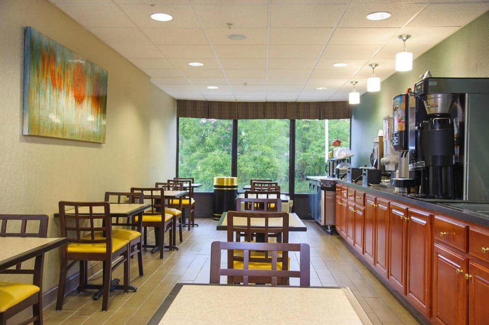 Pigeon River Inn Hotel in Pigeon Forge