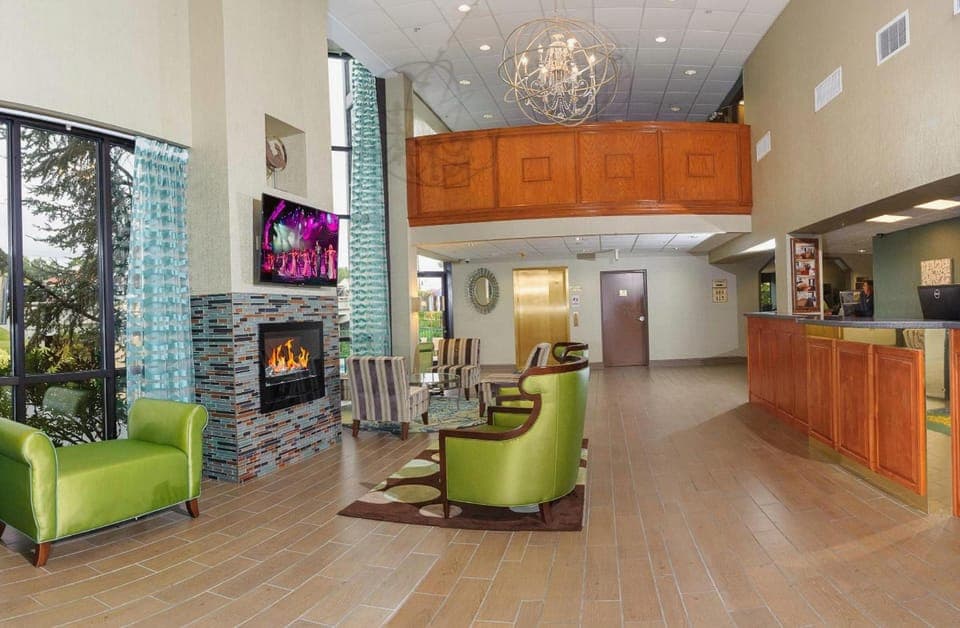 Pigeon River Inn Hotel in Pigeon Forge