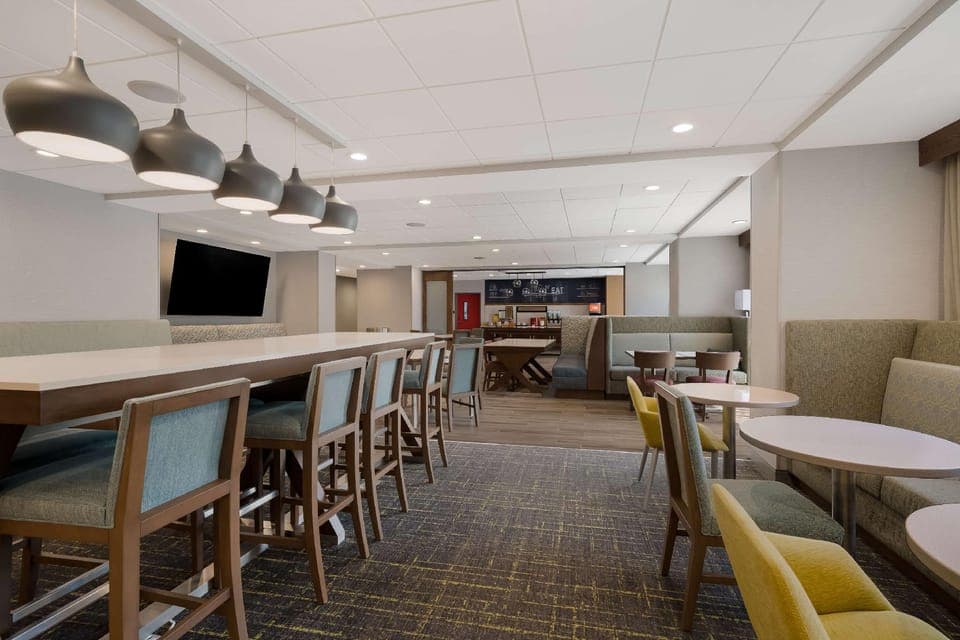 Hampton Inn by Hilton Detroit Southfield Hotel in Southfield