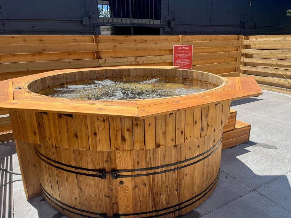 Hot tub