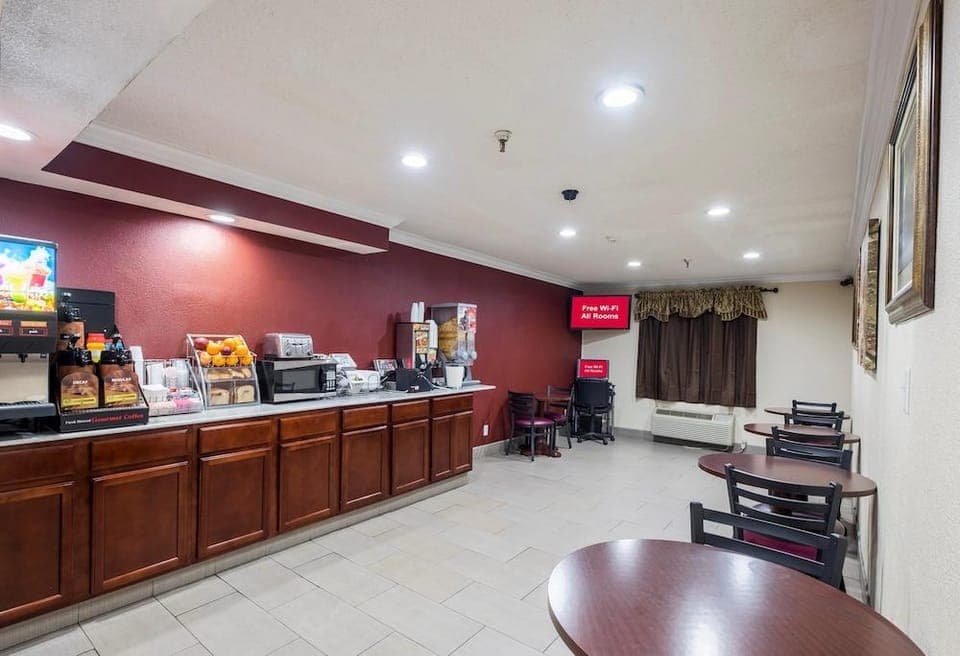 Super 8 Binghamton/Front St Hotel in Binghamton