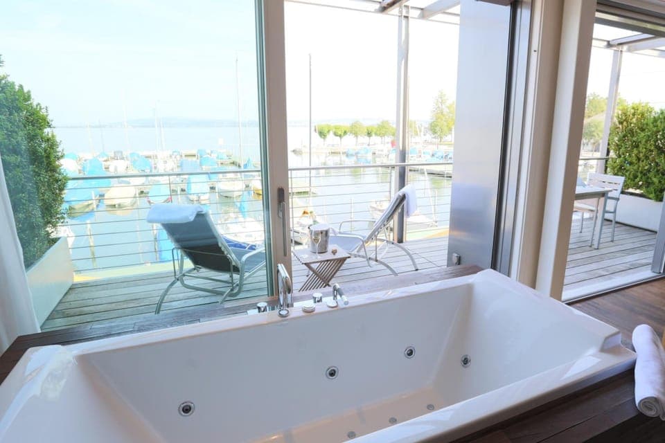 Hot tub