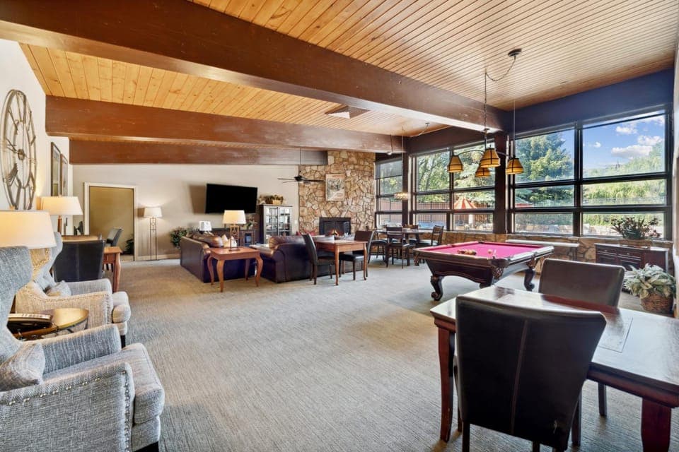 Shared lounge/TV area