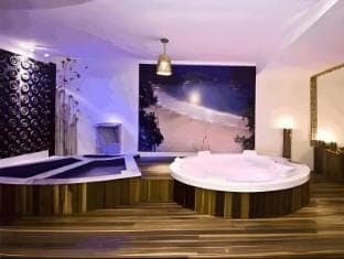 Hot tub