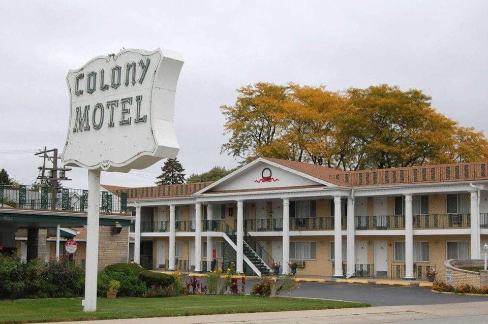 Colony Motel Motel in Brookfield
