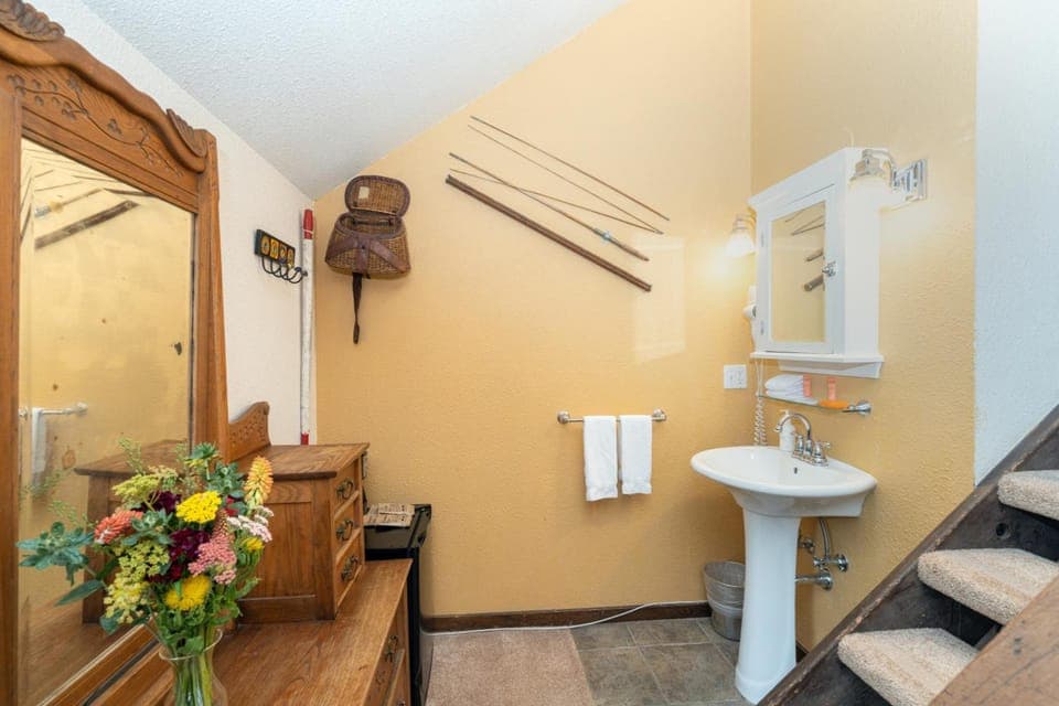 Manitou Lodge 8 by Alpine Lodging Telluride Hotel in Telluride