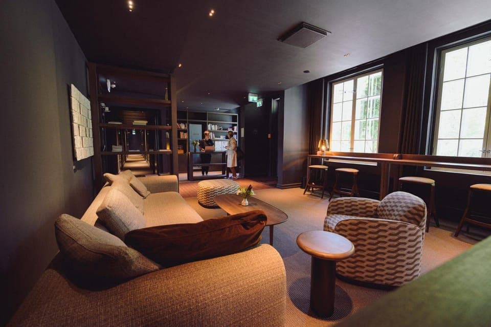 Bar/lounge