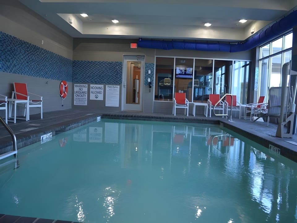 Holiday Inn Express Hotel & Suites Knoxville By IHG Hotel in Knoxville