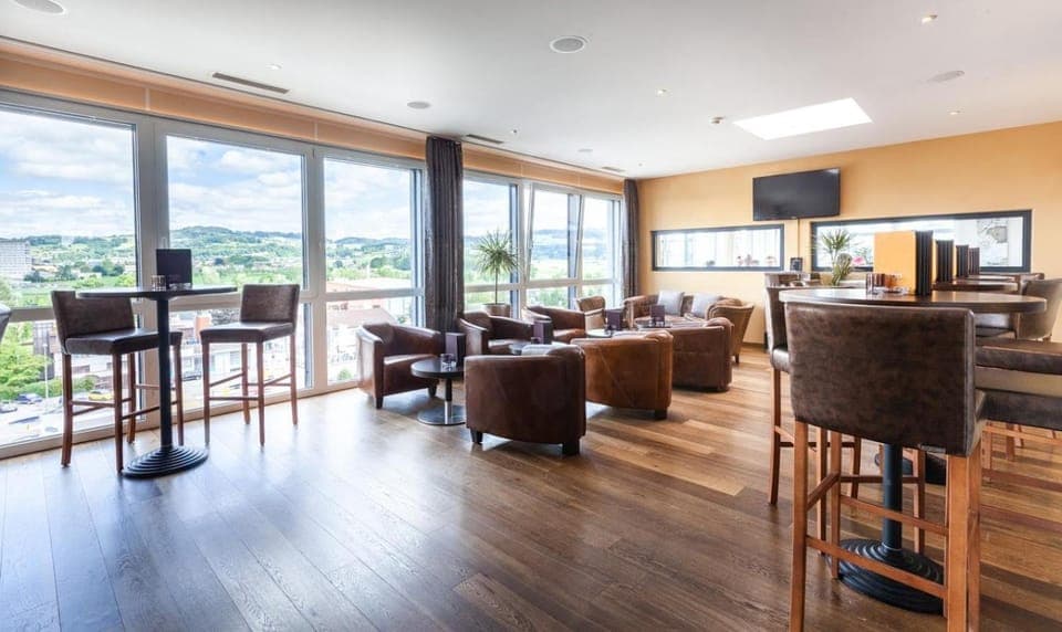 Bar/lounge