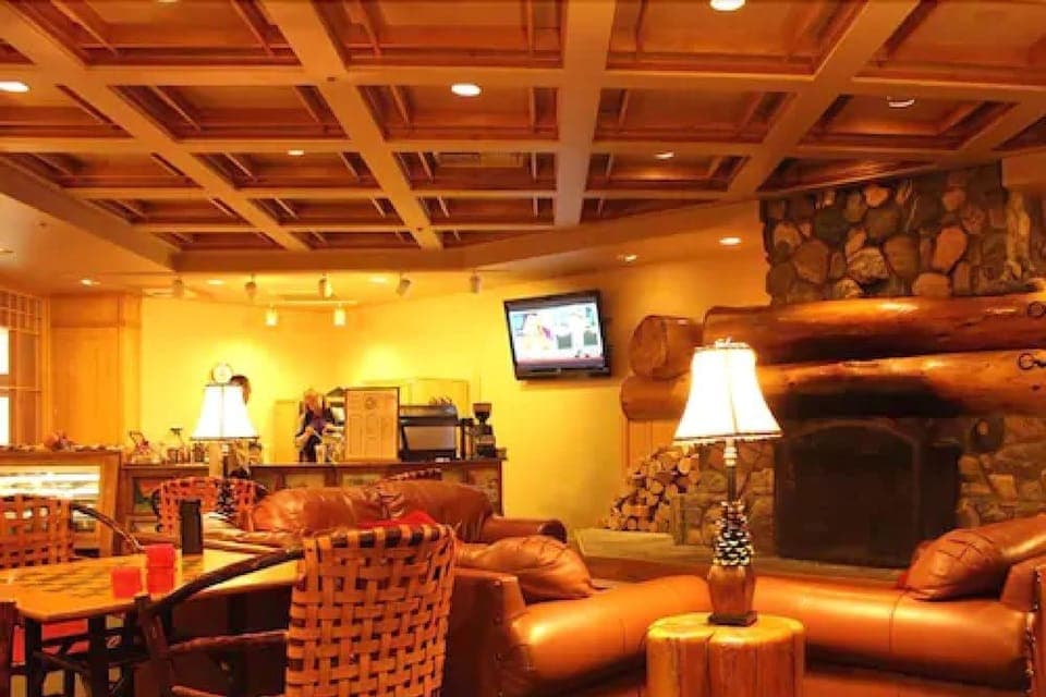 Huntley Lodge at Big Sky Resort Lodge in Big Sky