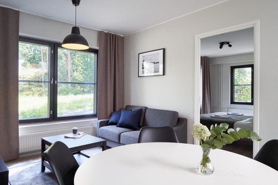 Shared lounge/TV area