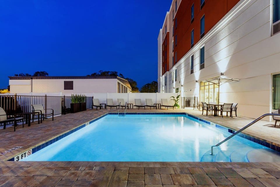 Swimming pool
