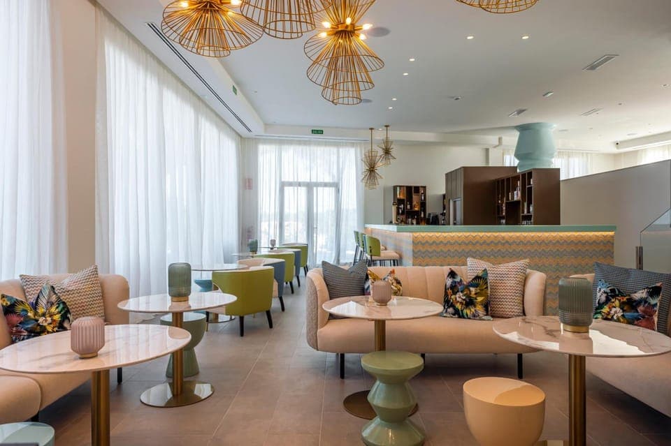 Bar/lounge