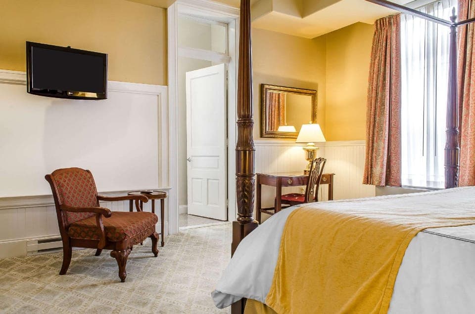 Suite room