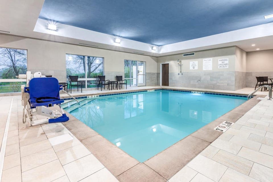 Swimming pool