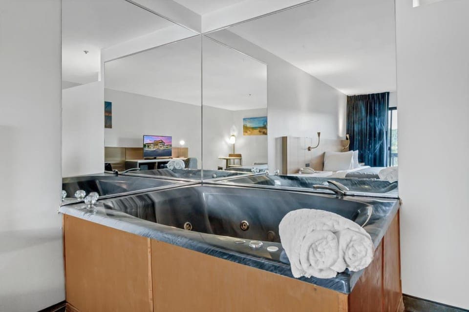 Hot tub
