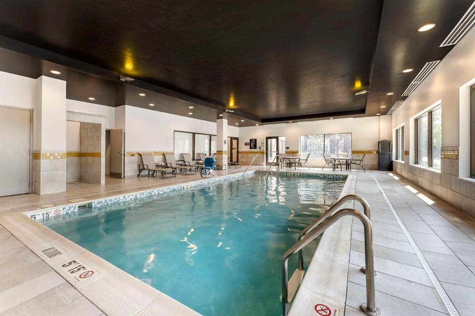 Swimming pool