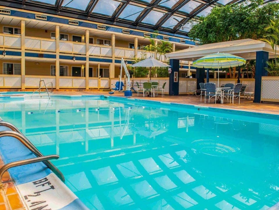 Travelodge by Wyndham Indianapolis Speedway Hotel in Indianapolis