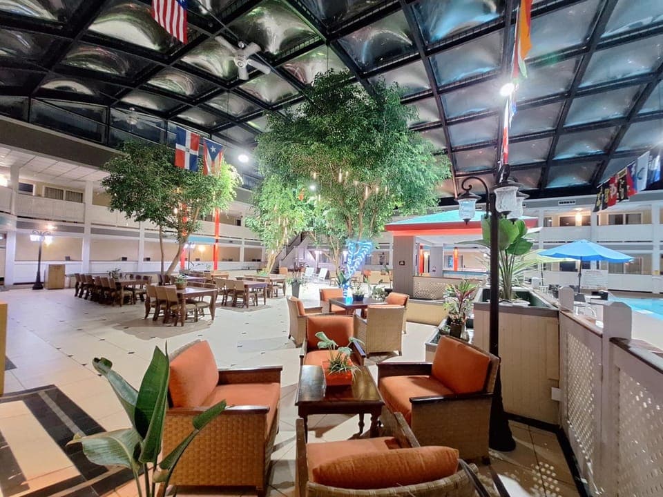 Travelodge by Wyndham Indianapolis Speedway Hotel in Indianapolis