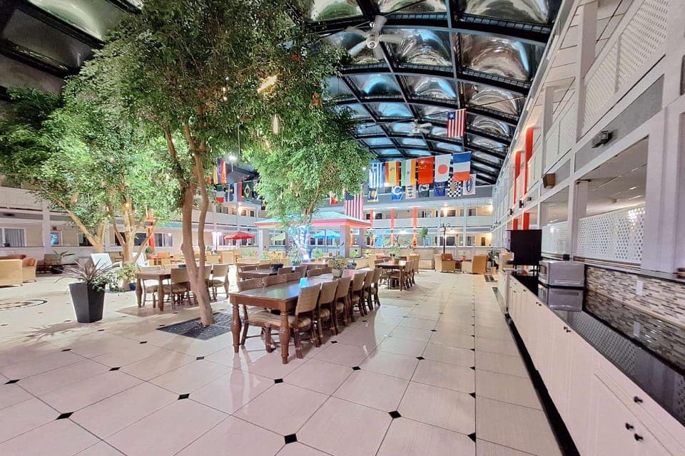 Travelodge by Wyndham Indianapolis Speedway Hotel in Indianapolis