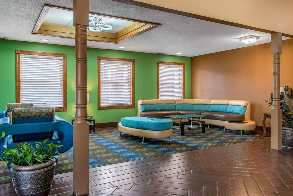 Quality Inn & Suites Bedford West Hotel in Indiana